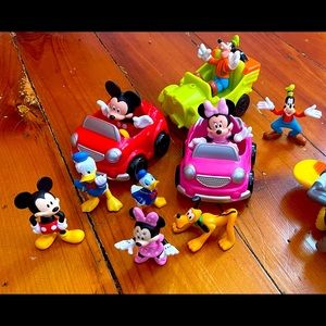 Mickey, Goofy, & Minnie w/ matching cars. Extra figures, good condition